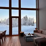 Priddy-lapland Luxury With Hot Tub And Sauna * Äkäslompolo