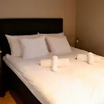 Priddy-lapland Luxury With Hot Tub And Sauna Äkäslompolo