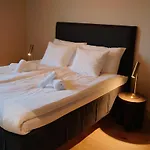 Priddy-lapland Luxury With Hot Tub And Sauna * Äkäslompolo
